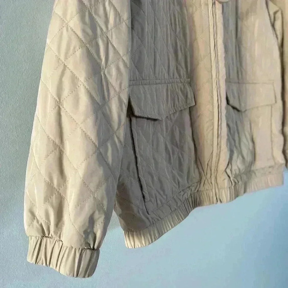 Ilse Jacobsen Packable Quilted Hooded Bomber Jacket Cream Size US 6 Minimalist - Picture 8 of 16
